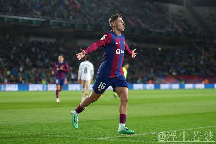 莱万梅开二度 巴萨轻取赫罗纳 莱万梅开二度 巴萨轻取赫罗纳